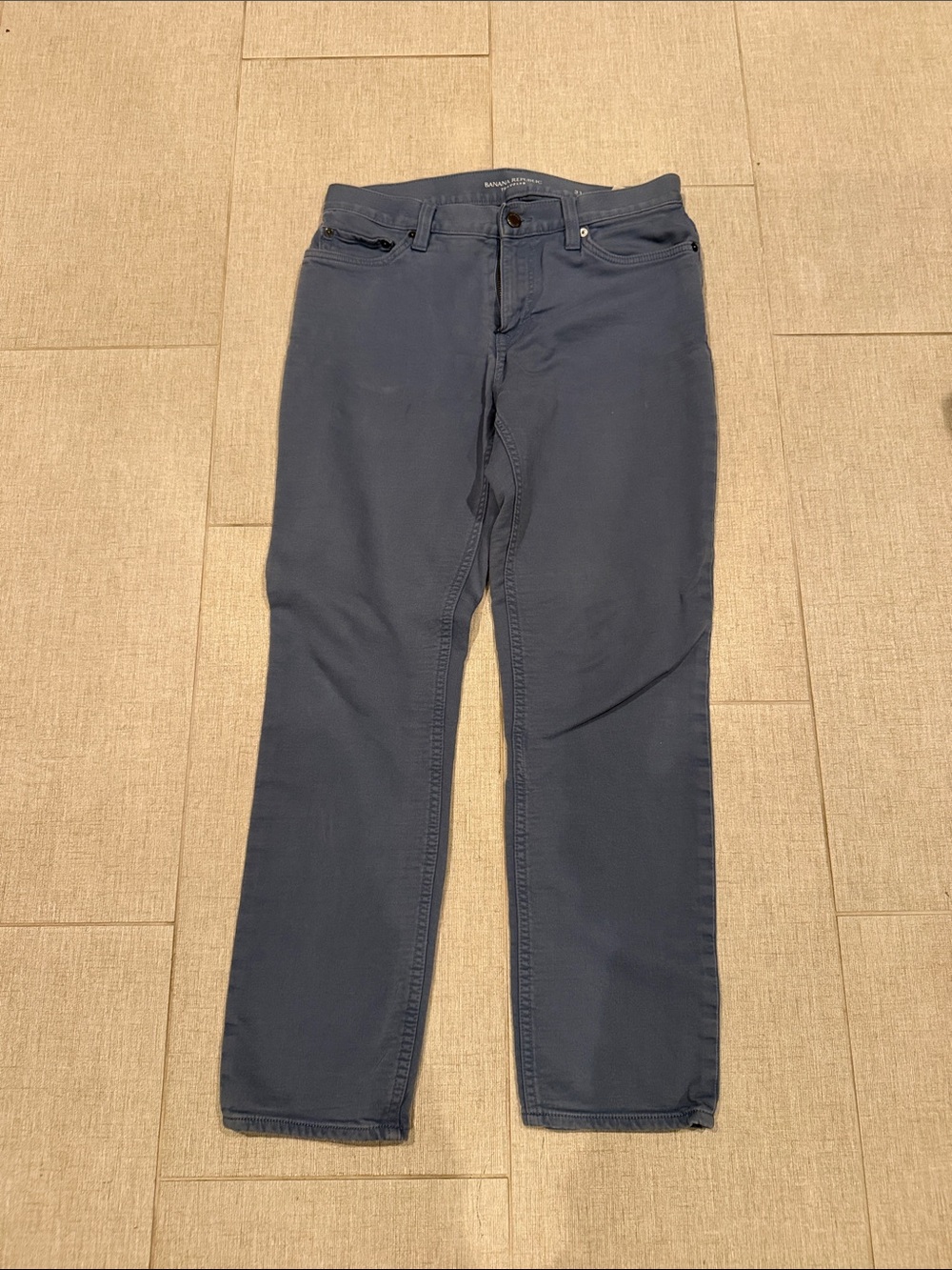 Banana Republic Men’s Straight Jeans in Navy Blue